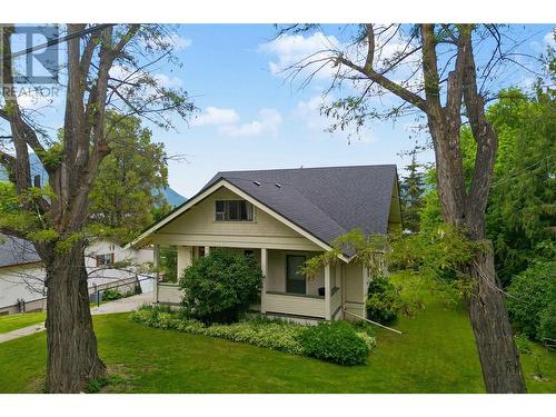 671 2Nd Avenue Ne, Salmon Arm, BC - Outdoor