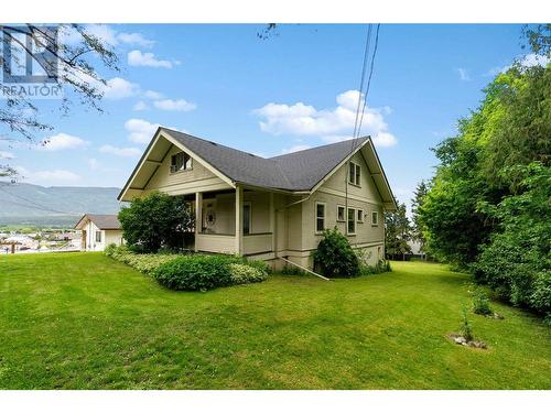 671 2Nd Avenue Ne, Salmon Arm, BC - Outdoor With Facade