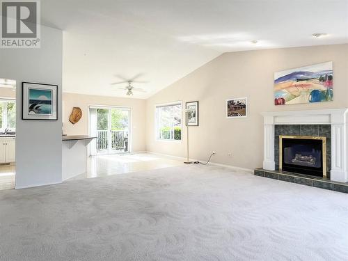 4202 Fairwinds Drive, Osoyoos, BC - Indoor Photo Showing Living Room With Fireplace