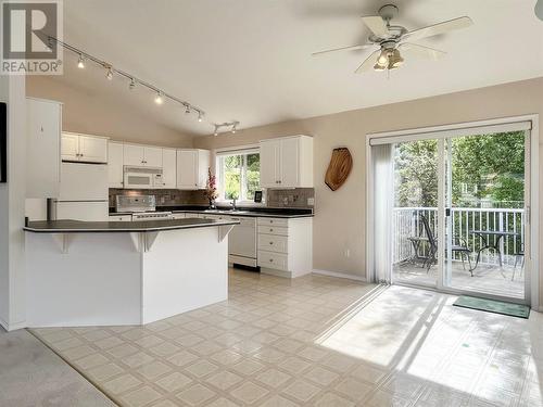 4202 Fairwinds Drive, Osoyoos, BC - Indoor Photo Showing Kitchen