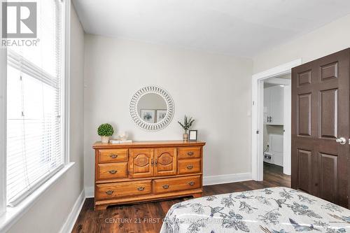 107 Oxford Street W, London, ON - Indoor Photo Showing Bedroom