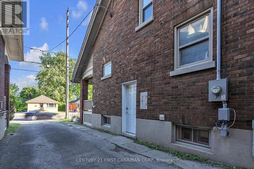 107 Oxford Street W, London, ON - Outdoor With Exterior