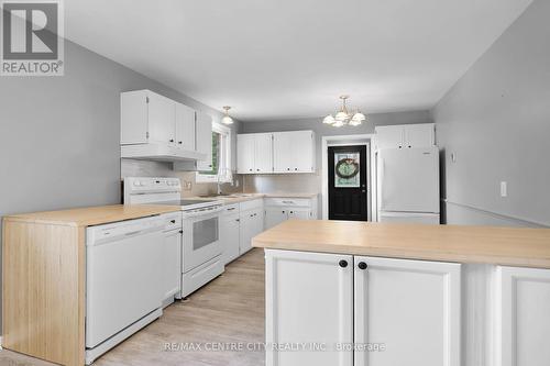 52 Key Hill Road, London, ON - Indoor Photo Showing Kitchen