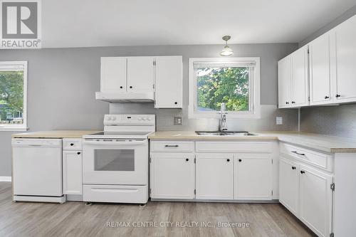 52 Key Hill Road, London, ON - Indoor Photo Showing Kitchen With Double Sink