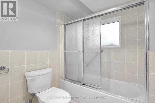 52 Key Hill Road, London, ON - Indoor Photo Showing Bathroom
