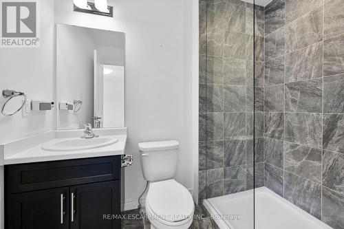 35 - 5000 Connor Drive, Grimsby, ON - Indoor Photo Showing Bathroom