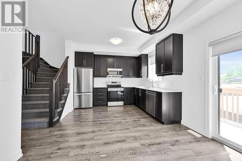 35 - 5000 Connor Drive, Grimsby, ON - Indoor Photo Showing Kitchen