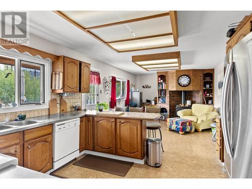 1876 Langley Rd, Merritt, BC - Indoor Photo Showing Kitchen With Double Sink