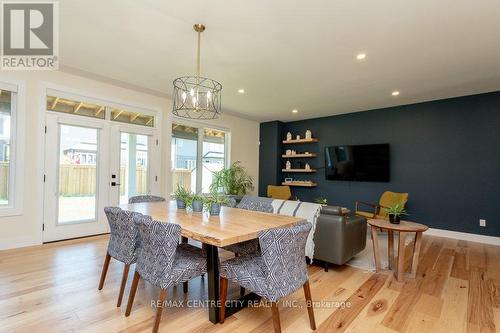 35 Honey Bend, St. Thomas, ON - Indoor Photo Showing Dining Room