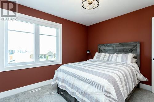 35 Honey Bend, St. Thomas, ON - Indoor Photo Showing Bedroom