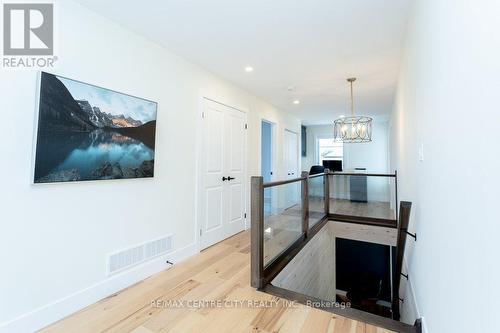 35 Honey Bend, St. Thomas, ON - Indoor Photo Showing Other Room