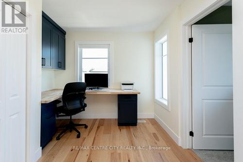 35 Honey Bend, St. Thomas, ON - Indoor Photo Showing Office