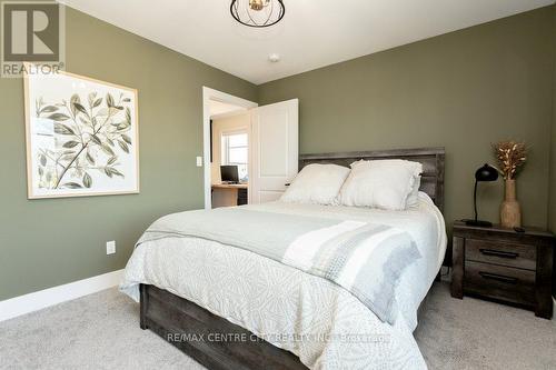 35 Honey Bend, St. Thomas, ON - Indoor Photo Showing Bedroom