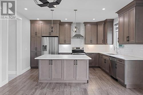 1544 Darfield Road, Windsor, ON - Indoor Photo Showing Kitchen With Upgraded Kitchen