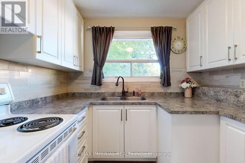 391 Crosby Avenue, Richmond Hill, ON - Indoor Photo Showing Kitchen With Double Sink
