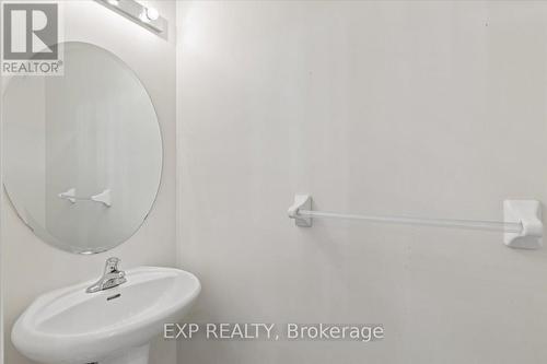 92 East'S Corners Boulevard, Vaughan, ON - Indoor Photo Showing Bathroom