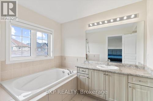 92 East'S Corners Boulevard, Vaughan, ON - Indoor Photo Showing Bathroom