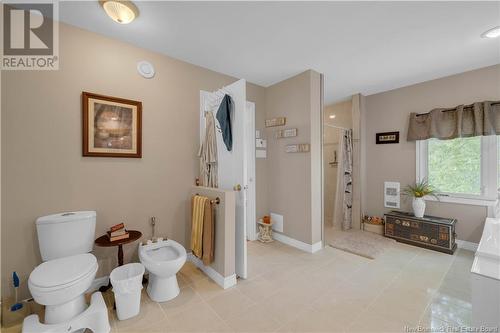 15 Belleview Court, Kingston, NB - Indoor Photo Showing Bathroom