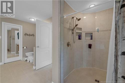 15 Belleview Court, Kingston, NB - Indoor Photo Showing Bathroom