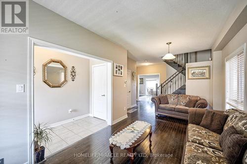 166 Shephard Avenue, New Tecumseth, ON - Indoor Photo Showing Living Room