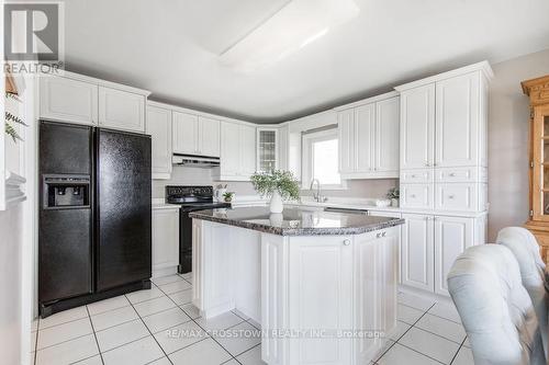 665 Lakelands Avenue, Innisfil, ON - Indoor Photo Showing Kitchen