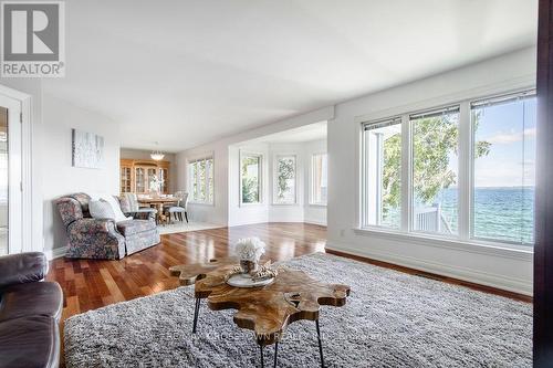 665 Lakelands Avenue, Innisfil, ON - Indoor Photo Showing Living Room