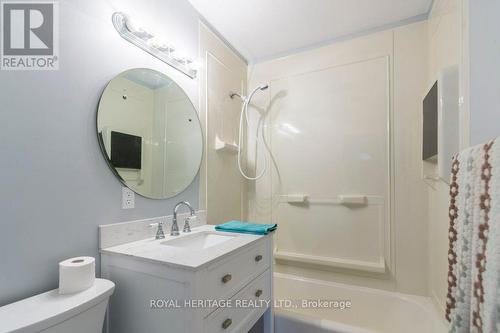 81 Southview Avenue, Belleville, ON - Indoor Photo Showing Bathroom