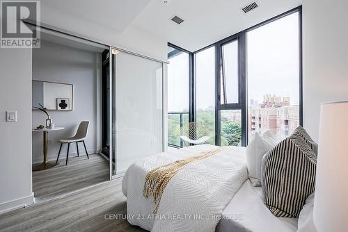 717 - 250 Lawrence Avenue, Toronto (Lawrence Park North), ON - Indoor Photo Showing Bedroom