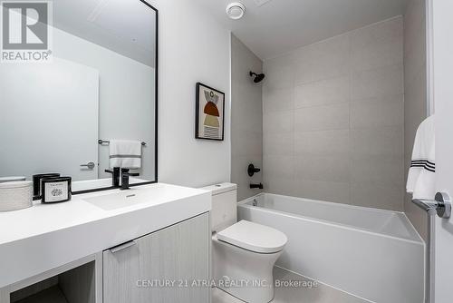 717 - 250 Lawrence Avenue, Toronto (Lawrence Park North), ON - Indoor Photo Showing Bathroom