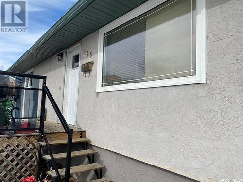 325 2Nd Avenue Nw, Swift Current, SK - Outdoor With Exterior