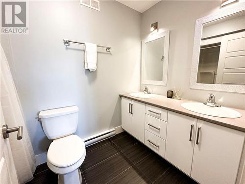 11 Kesmark Court, Moncton, NB - Indoor Photo Showing Bathroom