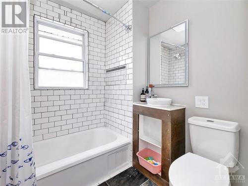 1098 Silver Street, Ottawa, ON - Indoor Photo Showing Bathroom