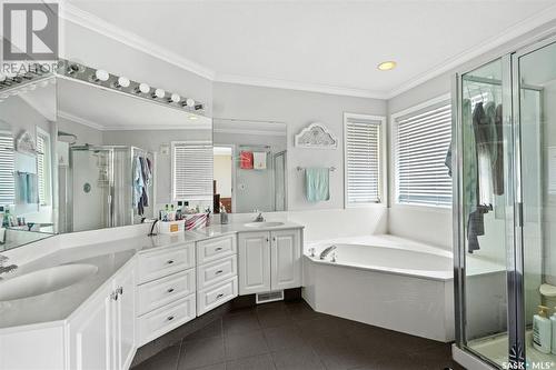 403 Collins Crescent, Saskatoon, SK - Indoor Photo Showing Bathroom