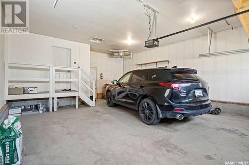 403 Collins Crescent, Saskatoon, SK - Indoor Photo Showing Garage