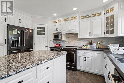 403 Collins Crescent, Saskatoon, SK - Indoor Photo Showing Kitchen With Upgraded Kitchen