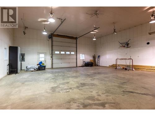 3292 Anderson Road, Fernie, BC - Indoor Photo Showing Garage