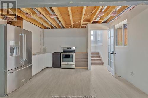 257 Robinson Avenue, Essex, ON - Indoor Photo Showing Kitchen With Stainless Steel Kitchen