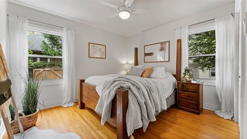 961 Park Avenue W, Burlington, ON - Indoor Photo Showing Bedroom