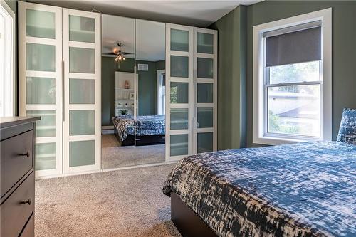47 Mountain Avenue, Hamilton, ON - Indoor Photo Showing Bedroom
