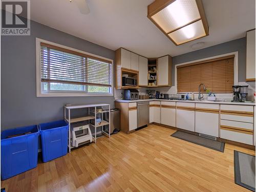 3467 Clearwood Crescent, Prince George, BC - Indoor Photo Showing Kitchen