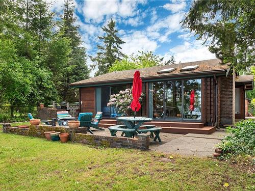 1396 Seaview Rd, Black Creek, BC 