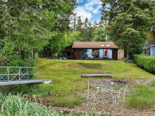 1396 Seaview Rd, Black Creek, BC 