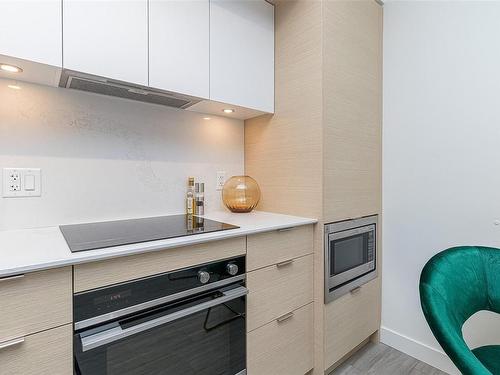 307-848 Yates St, Victoria, BC - Indoor Photo Showing Kitchen