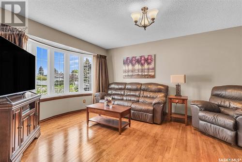 418 Nemeiben Road, Saskatoon, SK - Indoor Photo Showing Living Room