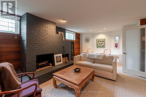 9 Scarlett Avenue, London, ON - Indoor Photo Showing Living Room With Fireplace