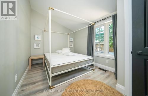 14 Warwick Avenue, Lambton Shores (Grand Bend), ON - Indoor Photo Showing Bedroom