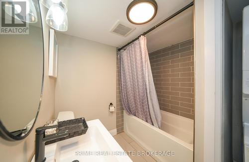 14 Warwick Avenue, Lambton Shores (Grand Bend), ON - Indoor Photo Showing Bathroom