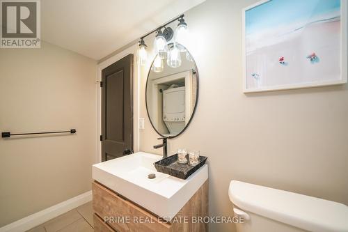 14 Warwick Avenue, Lambton Shores (Grand Bend), ON - Indoor Photo Showing Bathroom