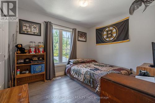 16 Kenver Street, Kawartha Lakes, ON - Indoor Photo Showing Bedroom