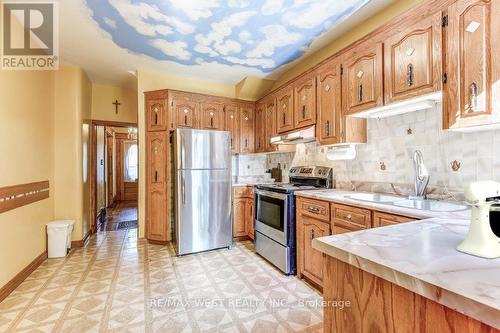 726 Indian Road, Toronto, ON - Indoor Photo Showing Kitchen